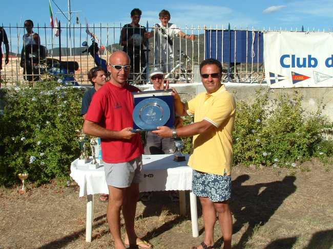 Dini Gianni Fausto Consegna il Trofeo a  Massimo Segnini
